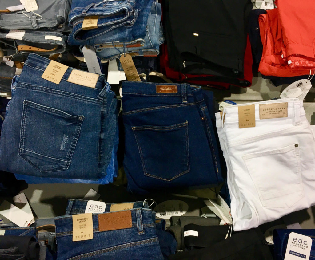 zoete smaak Discriminerend Balling SaleSPY: The TOMS + Esprit Warehouse Sale