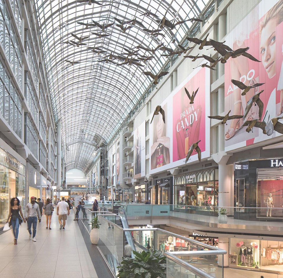 con las manos en la masa cargando Educación escolar The 10 Best Shopping Malls Toronto And The GTA Have To Offer