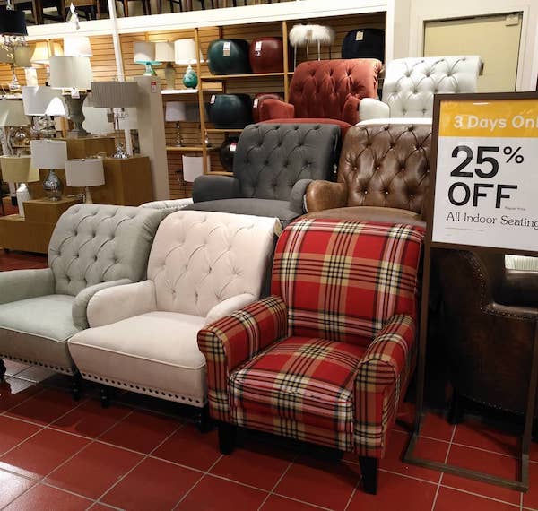 pier 1 struggling