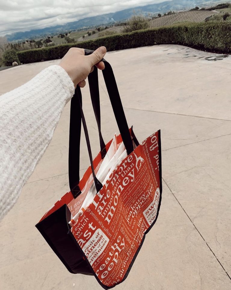 how to get healthcare worker discount at lululemon black