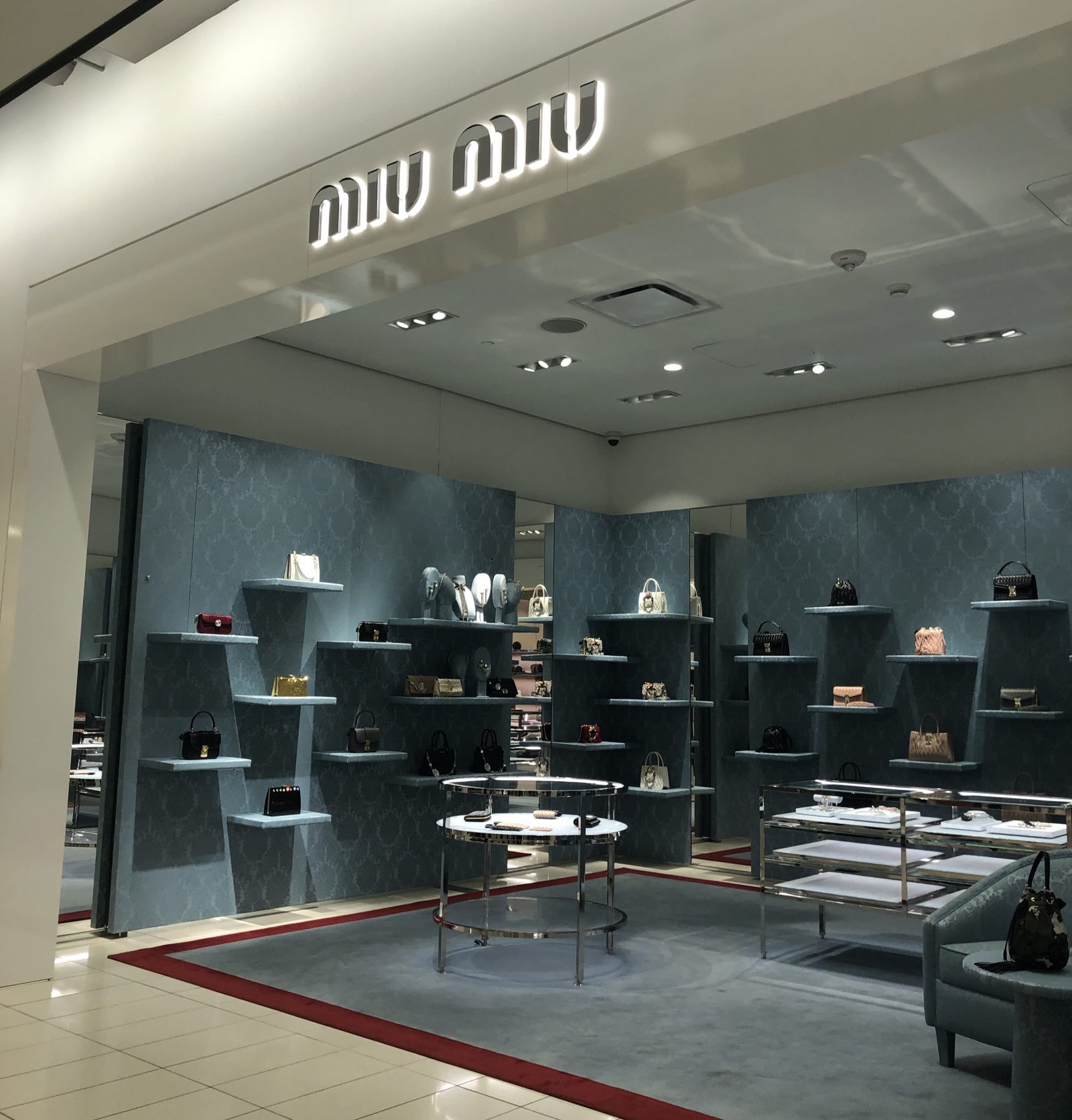 The Difference Between Nordstrom And Nordstrom Rack