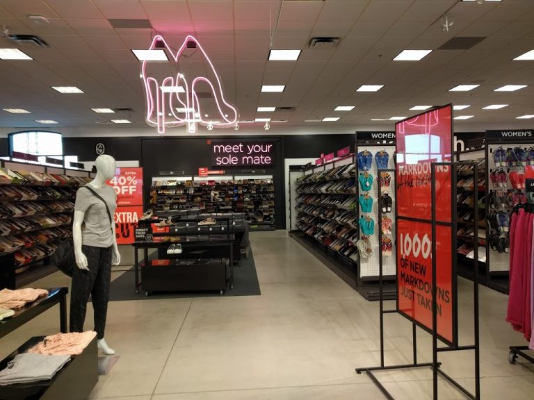 The Difference Between Saks Fifth Avenue & Saks Off 5th