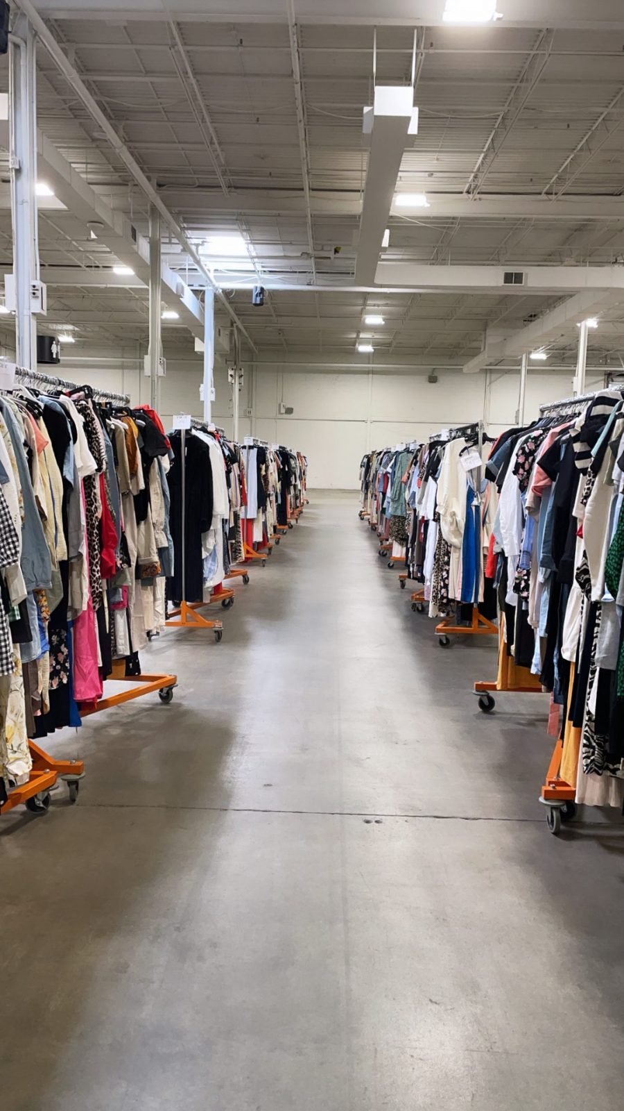 SaleSpy Behind The Scenes At The H&M Warehouse Sale